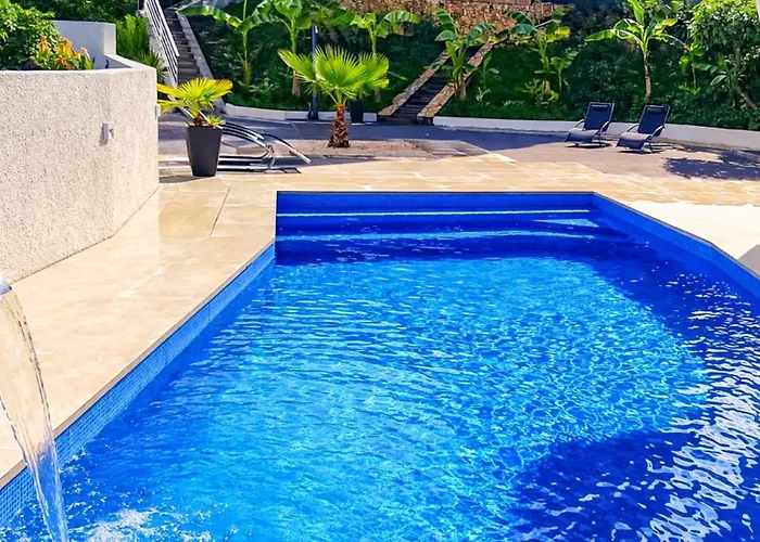 Eduarda Pool&whirpool By Guide *