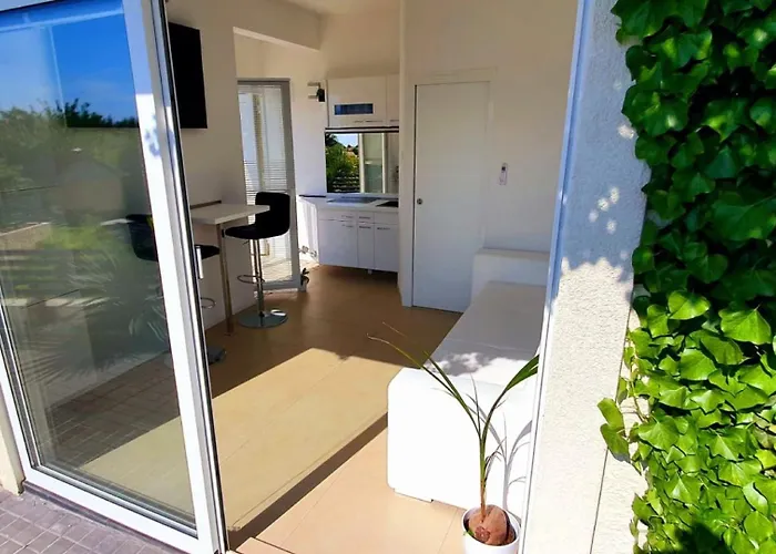 Eduarda Pool&whirpool By Guide וילה