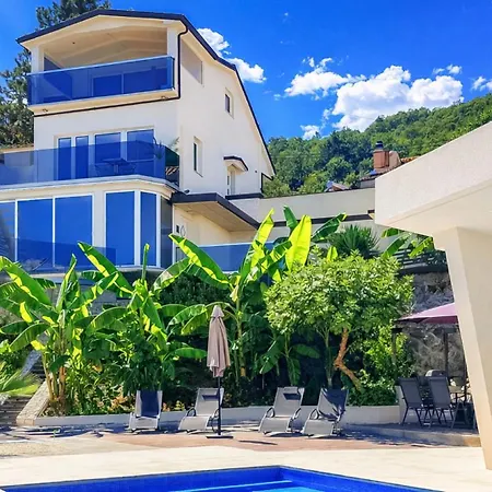 Villa Eduarda Pool&whirpool By Guide *