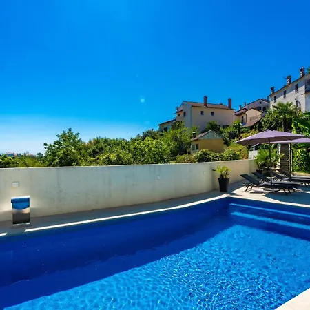 Vila Eduarda Pool&whirpool By Guide *