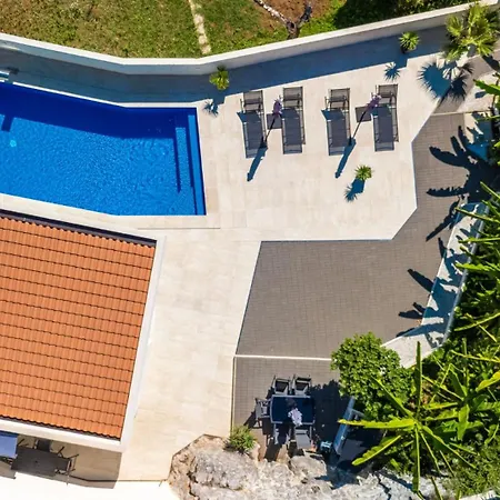 Vila Eduarda Pool&whirpool By Guide