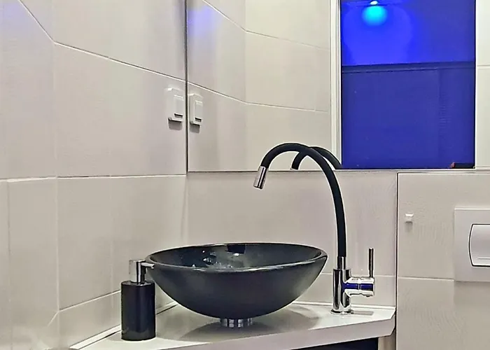 Eduarda Pool&whirpool By Guide Matulji