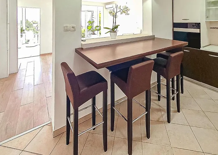 Eduarda Pool&whirpool By Guide *